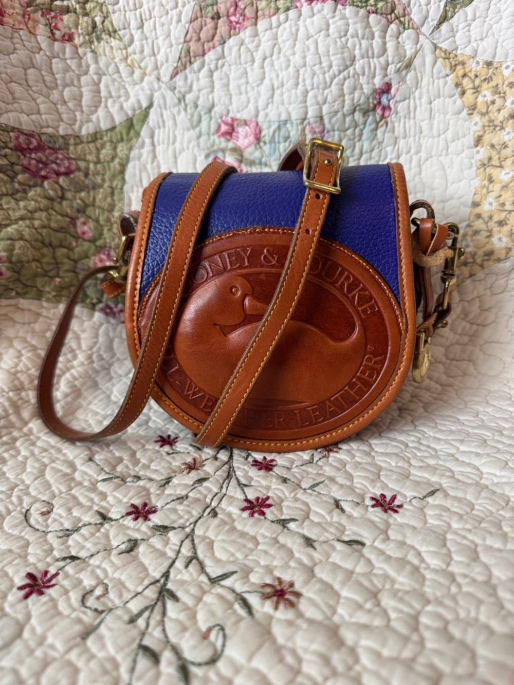Vintage Dooney & Bourke Indigo Big Duck Crossbody Saddle Bag - Picture 9 of 11